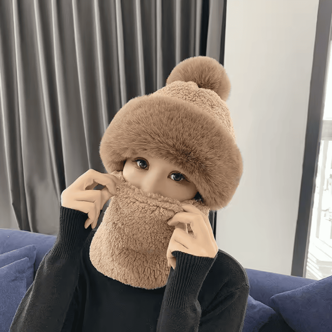 Balaclava Feminina em Pelúcia com Pompom