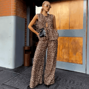 Conjunto Feminino de Blusa e Calça Animal Print